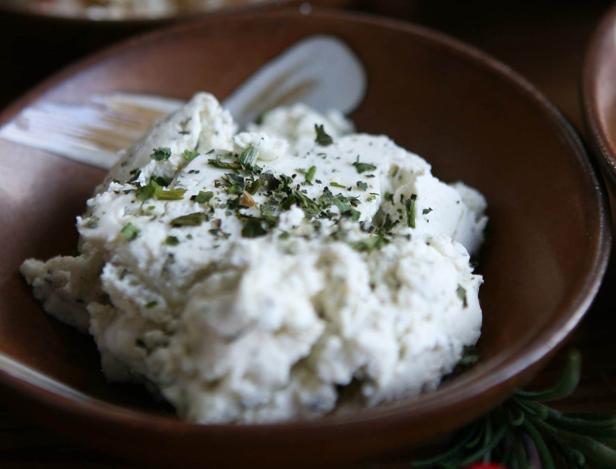 Green Dirt Farm - Fresh Spreadable Sheep's Milk Cheese - Garlic Herb 16 oz